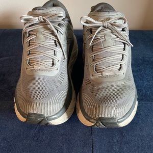 MENS HOKA LIGHTLY USED SIZE 9 2E